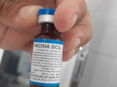 Governo Bolsonaro deixou vencer 11,8 milhões de doses da BCG e vacina está em falta em todo o país