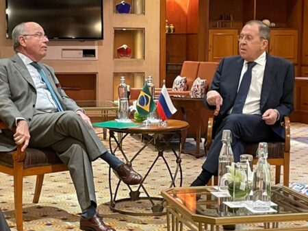 Chanceleres brasileiro e russo se reúnem na Índia. Lavrov deve vir ao Brasil em abril