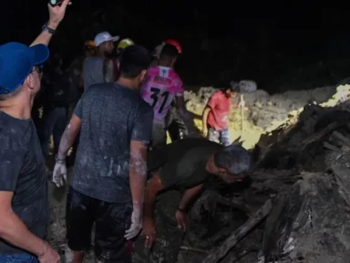 Desmoronamento de terra causa a morte de 8 pessoas em Manaus
