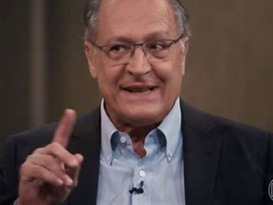 Vice-presidente Geraldo Alckmin critica golpistas e elogia Comandante do Exército
