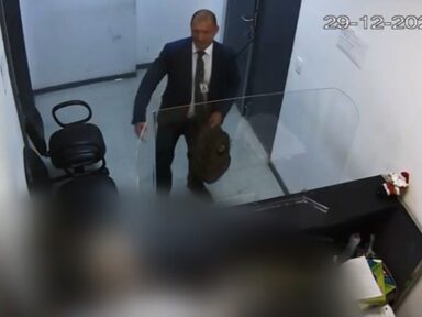 Assessor confirma à PF que foi retirar joias a mando do gabinete de Bolsonaro
