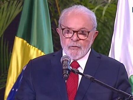 “Brasil e seus vizinhos têm o direito de crescer”, afirma presidente, em Foz do Iguaçu