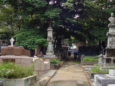 Família pobre leva dois dias para conseguir sepultar bebê após privatização de cemitérios de São Paulo