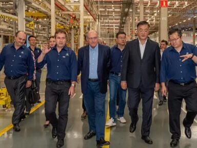 Alckmin participa do lançamento de veículo elétrico chinês a ser produzido no Brasil