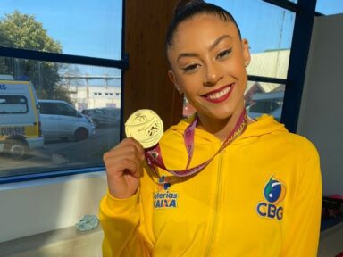 <strong>Bárbara Domingos conquista o ouro e faz história no Grand Prix de ginástica rítmica</strong>