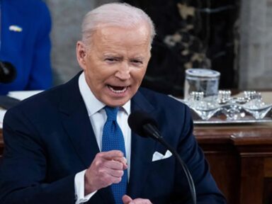 “Bomba financeira” que EUA lança contra Rússia explode no colo de Biden, aponta TV chinesa