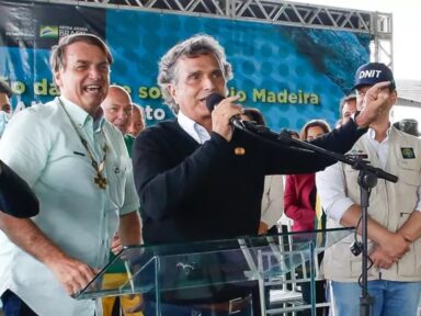 <strong>Fazenda de Nelson Piquet guarda 175 caixas de presentes de Bolsonaro</strong>