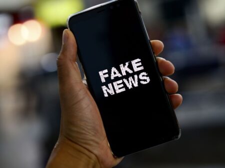 Governo propõe combater fake news com criação de órgão regulador