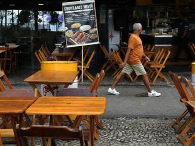 Setor de serviços varia 1,1% em fevereiro