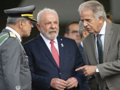 Lula mantém GSI e conversa com general Marcos Amaro para a chefia