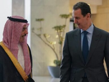 Ministro do Exterior da Arábia Saudita é recebido em Damasco após mais de uma década