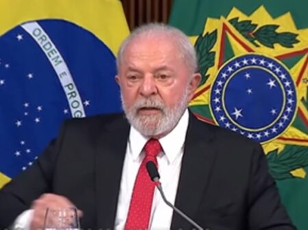 Lula reúne ministros e anuncia que os recursos existem e “os investimentos vão começar”