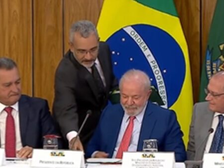 Lula lança decretos para ampliar investimentos públicos e privados em saneamento
