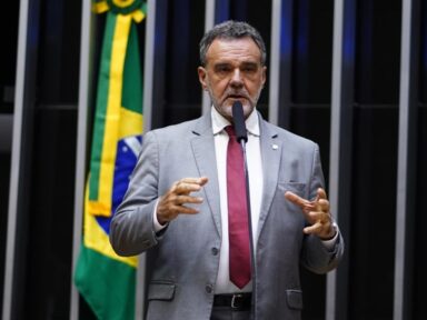 Relação com a China “tende a se fortalecer cada vez mais”, diz vice-líder do governo
