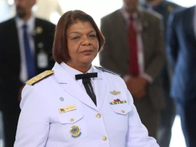 Maria Cecilia Barbosa, a primeira mulher negra oficial-general da Marinha do Brasil