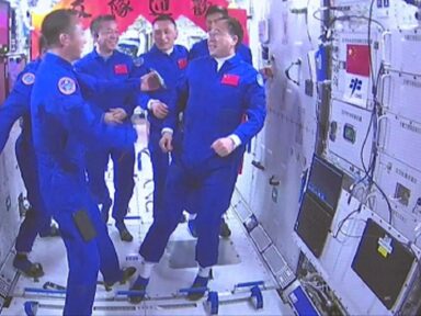 Espaçonave Shenzhou-16 leva astronautas à estação orbital chinesa