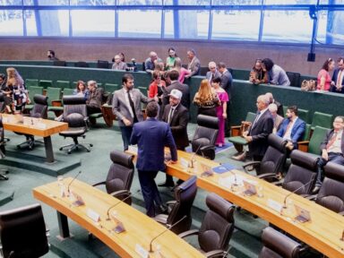 PL do arcabouço limita recursos para segurança, saúde e educação no DF, denunciam deputados