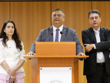 Governo impõe multa de R$ 1 mi e Google recua de link ilegal contra Projeto de Lei 2.630