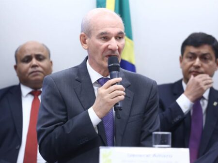 Ministro do GSI defende general Gonçalves Dias: “não houve facilitação”