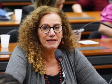 Jandira é indicada pela Federação Brasil da Esperança para a CPMI dos atos golpistas