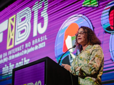 Ministra Luciana Santos defende regulação das Big Techs na abertura do Fórum da Internet no Brasil