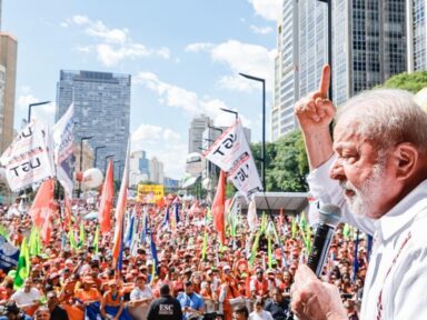 Lula tem razão, centrais sindicais e movimentos sociais estão muito devagar