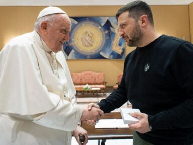 Zelensky rejeita proposta do Papa de mediação pelo fim do conflito na Ucrânia