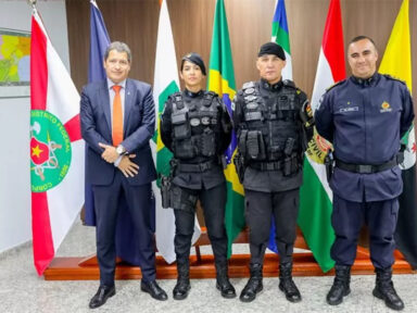 Policiais que atuaram com bravura para impedir golpistas no 8 de janeiro são promovidos no DF