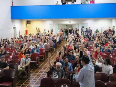 Professores universitários rejeitam 5,79% de reposição e entram em greve no Paraná