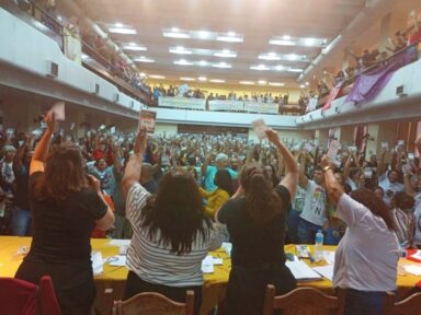 Professores Rio aprovam greve por reajuste e implementação do piso nacional