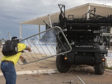 STF torna réus mais 200 terroristas; só Nunes e Mendonça votaram a favor deles