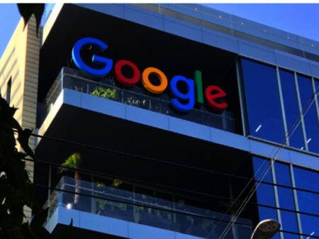 Google comete crime e espalha mentiras contra PL 2630 em sua própria plataforma