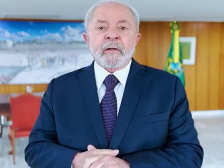 “A mudança nos preços da Petrobrás é só o começo. Vamos investir muito”, afirma Lula