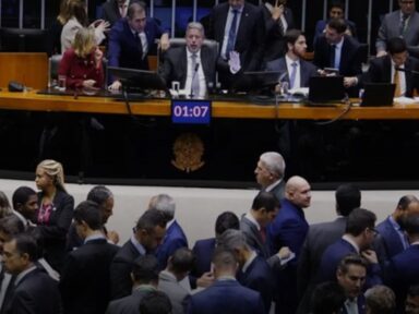 Câmara dos Deputados aprova texto-base do arcabouço fiscal