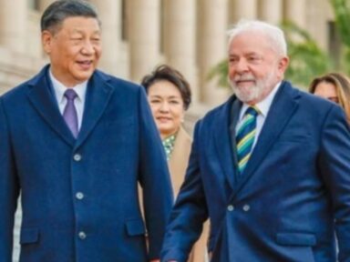 Xi Jinping conversa com o presidente Lula sobre o conflito na Ucrânia