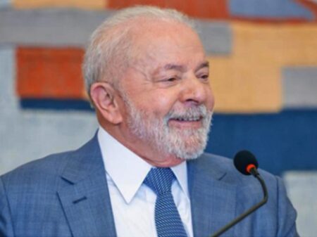 Governo Lula é aprovado por 37% dos brasileiros e reprovado por 28%, aponta Ipec