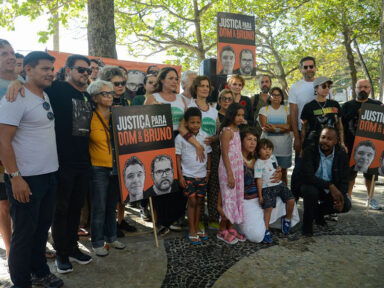 Familiares e amigos pedem por justiça durante homenagem a Bruno Pereira e Dom Phillips