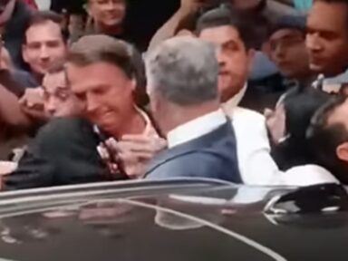 Bolsonaro é recebido com vaias e gritos de “inelegível” na Alesp