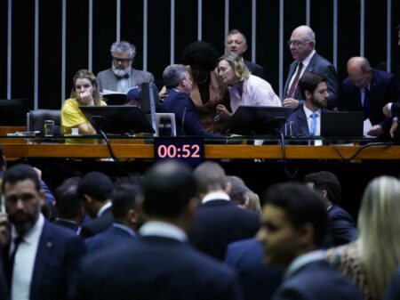 Mesa da Câmara referenda decisão do TSE que cassou Dallagnol