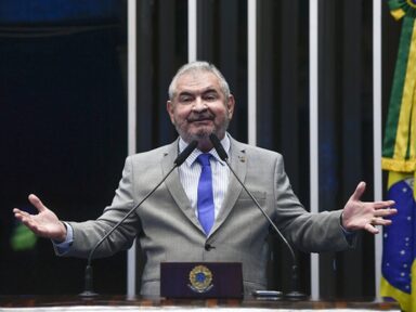 Senador defende PL contra fake news: “todos estão sob a lei. Por que só as big techs devem ser exceção?”