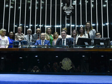 Senado aprova projeto que garante igualdade salarial entre mulheres e homens no Brasil
