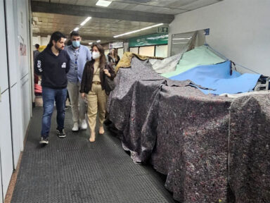 Afegãos acampados no Aeroporto de Guarulhos são vítimas de surto de sarna