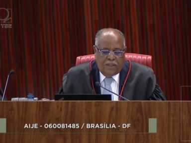 TSE inicia julgamento da ação que pode deixar Bolsonaro inelegível. ASSISTA