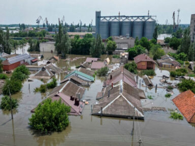 Destruição da represa de Kakhovka por forças de Kiev joga 40 mil ucranianos na inundação