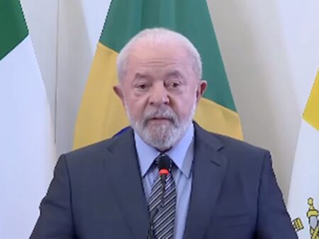“Esse cidadão joga contra a economia brasileira”, denuncia presidente, sobre Campos Neto