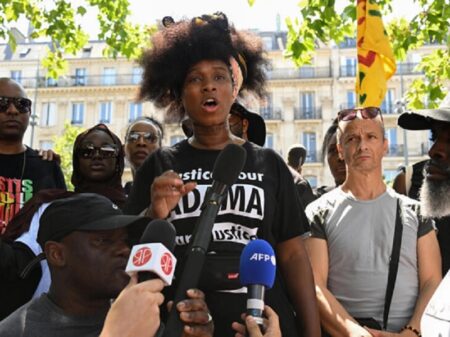 Franceses desafiam proibição de Macron a atos e voltam às ruas contra o racismo