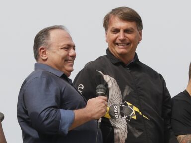 Ministro do STF desarquiva investigação sobre crimes de Bolsonaro na pandemia