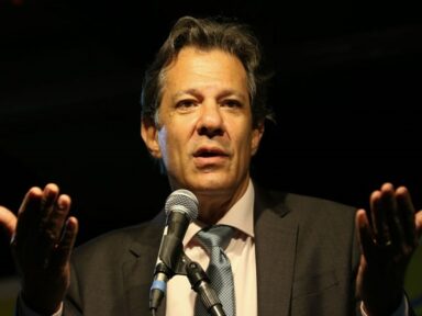 Juro alto torna prévia do PIB negativa, diz Haddad