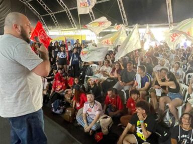 Estudantes e parlamentares debatem políticas de financiamento para as universidades estaduais