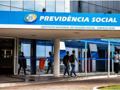 Alexandre de Moraes suspende direito de aposentados pedirem recálculo de contribuições no INSS